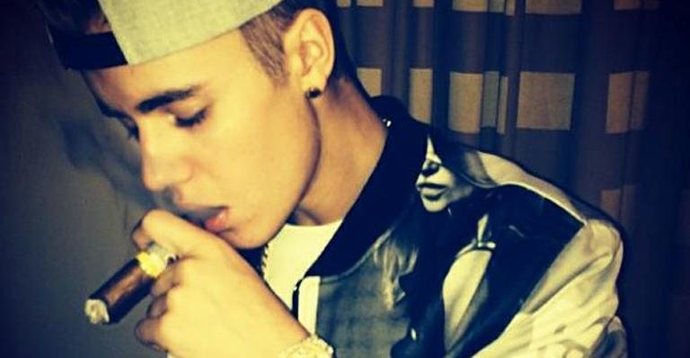 Após polêmicas com drogas, Justin Bieber aparece fumando charuto em Cuba - Instagram/Reprodução