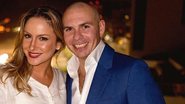 Claudia Leitte e Pitbull - Twitter/Reprodução