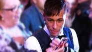 Neymar fala do preço da fama - Caras Digital