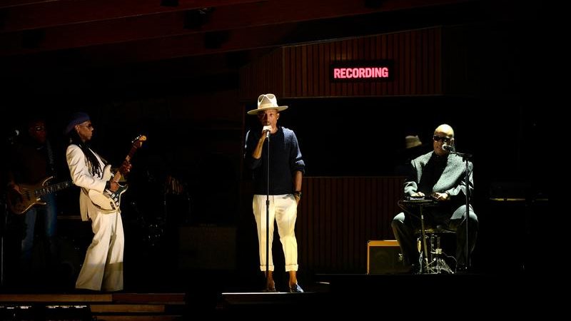 Nile Rodgers, Pharrell Williams e Stevie Wonder - Getty Images