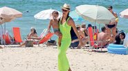 Luana Piovani exibe elegância com o filho em praia do Rio de Janeiro - JC Pereira/AgNews