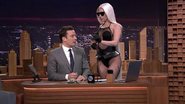 Lady Gaga ousa no visual durante participação em programa de Jimmy Fallon - Reprodução/YouTube