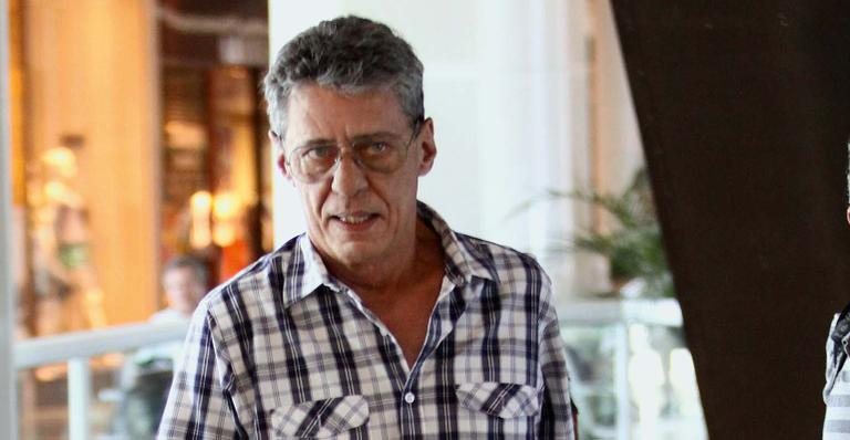 Chico Buarque embarca no aeroporto Santos Dumont - Wagner Santos/ Photo Rio News