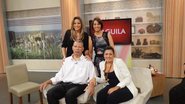 Maguila e sua mulher juntos no programa Mulheres - -