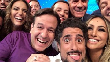 Elenco da Record imita selfie do Oscar - Reprodução / Twitter