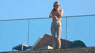 Kate Moss exibe corpo sarado em piscina no Rio de Janeiro - Gabriel Reis e Delsom Silva/AgNews