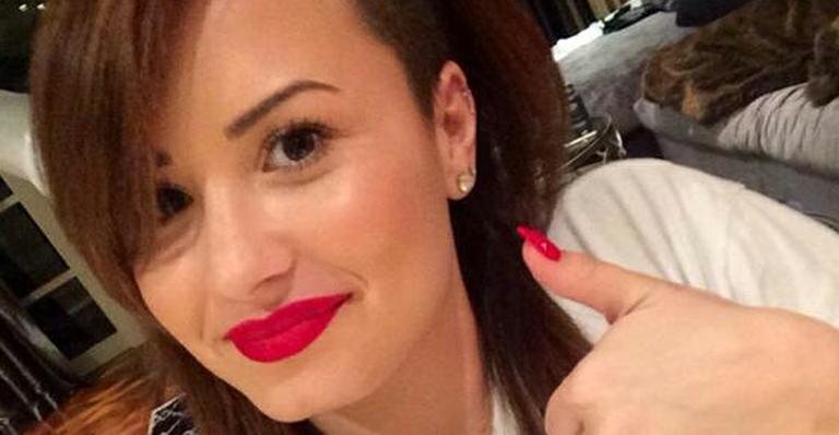 Demi Lovato muda mais uma vez o visual e volta a ficar morena - Twitter/Reprodução