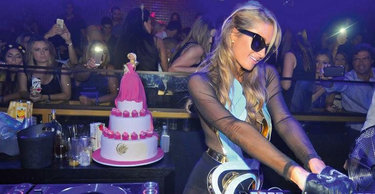 Paris Hilton mostra prévia de minissérie filmada no Brasil - Cassiano de Souza/ CBS Imagens e Fernando Willadino