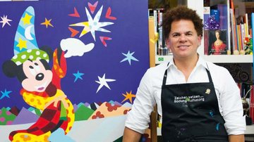 Romero Britto está projetando uma tela do Mickey para o príncipe George - Patricia Herbetta