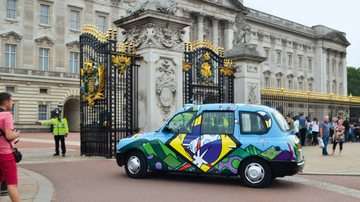 Carro personalizado de Romero Britto - Gustavo Rampini