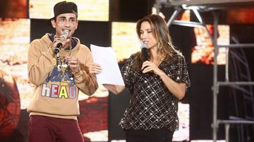 Patrícia Abravanel canta ao lado de cover de MC Guime no 'Máquina da Fama' - Roberto Nemanis/SBT