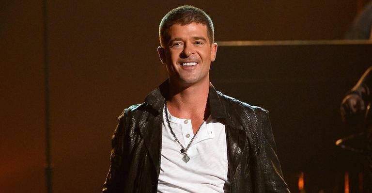 Robin Thicke canta música para voltar com Paula Patton no Billboard Awards - Getty Images