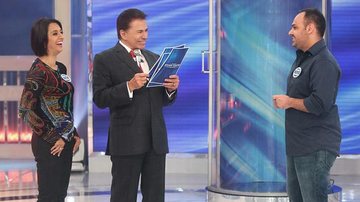 Cátia Fonseca brinca com o namorado no Programa Silvio Santos - Roberto Nemanis SBT