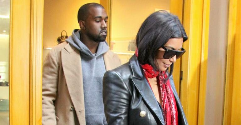 Kim Kardashian e Kanye West passeiam em Praga - AKM-GSI/Splash