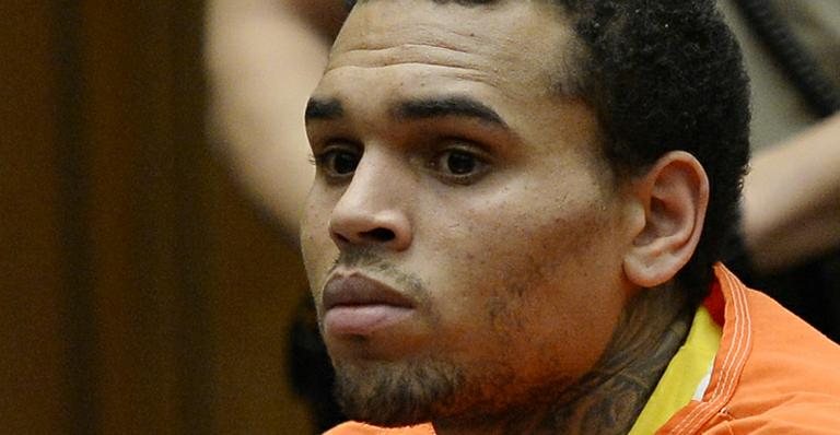 Chris Brown deixa a prisão e diz: "De volta para a música e aos fãs" - Getty Images