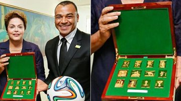 Cafu dá coleção de selos para presidente Dilma Rousseff - Site Fifa/Divulgação