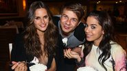 Decotada, Izabel Goulart faz a festa com Anitta em São Paulo - Manuela Scarpa/Photo Rio News