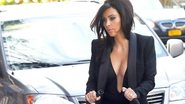 Ops! Kim Kardashian quase mostra demais durante almoço com a filha - AKM-GSI/Splash