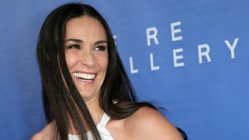 Demi Moore surge com fios brancos no cabelo em set de novo filme - Getty Images