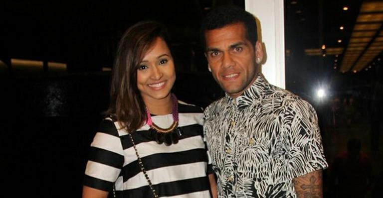 Thaíssa Carvalho e Daniel Alves - Agnews