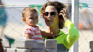 Guilhermina Guinle brinca com a filha, Minna - Gil Rodrigues / Foto Rio News