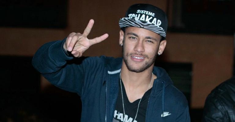 Neymar janta em restaurante de São Paulo - Leo Franco/AgNews