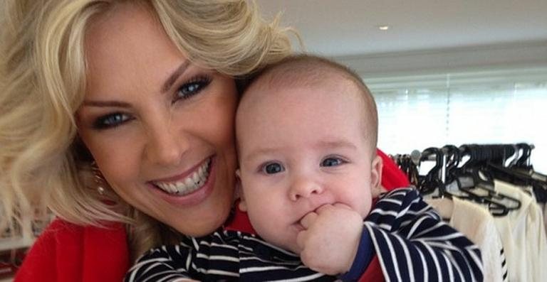 Ana Hickmann posa com o filho - Reprodução/ Instagram