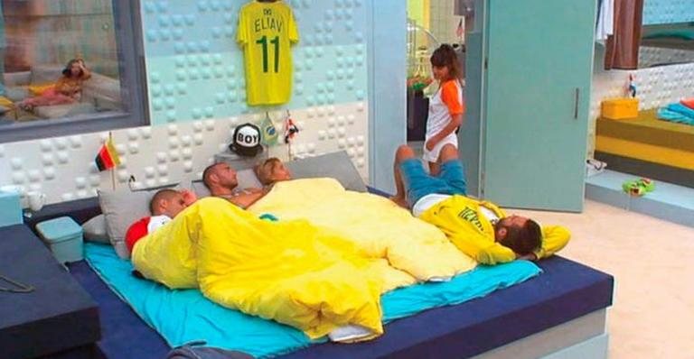 Participantes do Big Brother Israel se refugiam após soar alarme anti-bombas - Reprodução