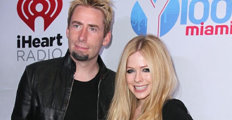 Avril Lavigne comemora um ano de casamento e ganha anel de esmeralda - Getty Images