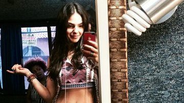 Isis Valverde mostra figurino de 'Boogie Oogie' e deixa barriga sarada à mostra - Reprodução Instagram