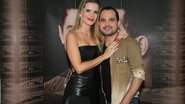 Flávia Fonseca e Luciano trocam beijos no camarim de show - Graça Paes/Photo Rio News