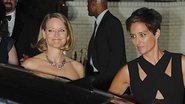 Jodie Foster e a mulher vão juntas à festa pós-Emmy - AKM/GSI