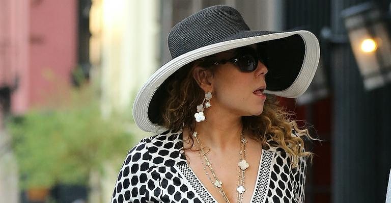 Após separação, Mariah Carey passeia com os filhos em Nova York - AKM-GSI/Splash