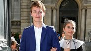 Ansel Elgort e Violetta Komyshan - Getty Images