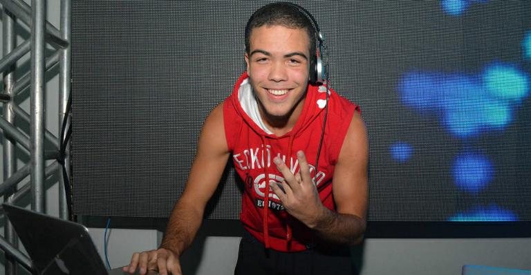 Ronald, filho de Ronaldo, ataca de DJ em festa de debutante - Caio Duran/AgNews