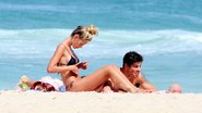 Yasmin Brunet e Evandro Soldati curtem dia de sol na praia - JC Pereira/AgNews