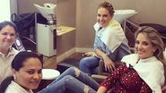 Ticiane Pinheiro e Ana Hickmann em noite de beleza - Reprodução / Instagram