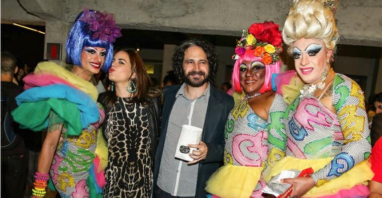 Luisa Micheletti e Caco brincam com drag queens - Manuela Scarpa/Photo Rio News