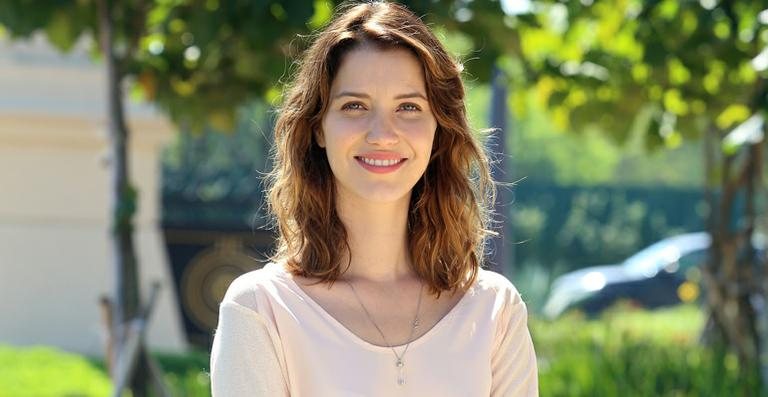 Laura (Nathalia Dill) em 'Alto Astral' - TV Globo / Pedro Paulo Figueiredo