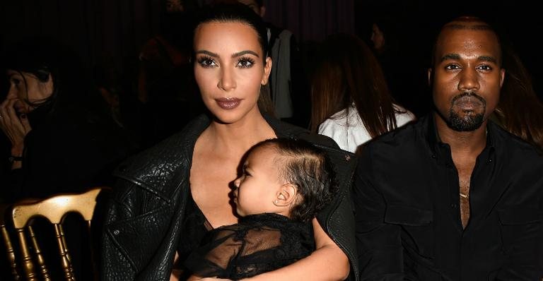 Kim Kardashian e Kanye West e a filha North West - Getty Images