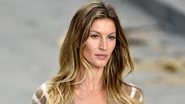 Gisele Bündchen desfila na Semana de Moda de Paris - Getty Images