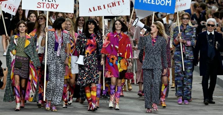 Desfile da grife Chanel no Paris Fashion Week - Getty Images