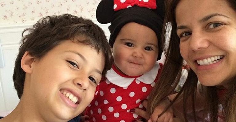 Nivea Stelmann mostra foto da filha Bruna, de seis meses, fantasiada de Minnie - Reprodução Instagram