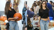 Alessandra Ambrosio e Anja compram abóbora para o Halloween - AKM-GSI / AKM-GSI