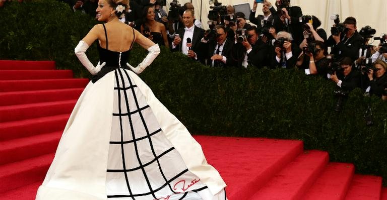 Sarah Jessica Parker veste Oscar de la Renta - Getty Images