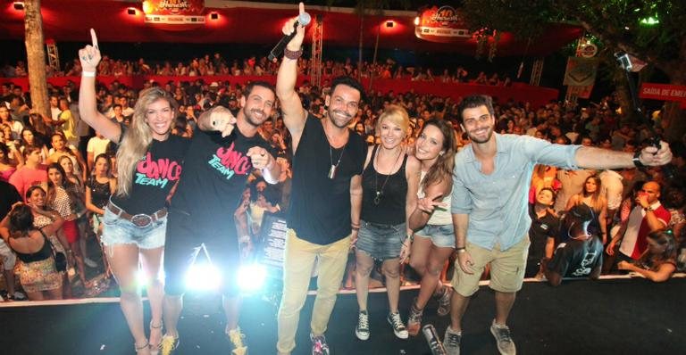 Ex-BBB Diogo, Antonia Fontenelle, Renata Dominguez e Lucas Malvacini curtem show de Alexandre Peixe - Heber Barros / Agência Sércio Freitas / Divulgação