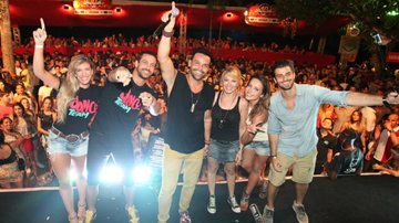 Ex-BBB Diogo, Antonia Fontenelle, Renata Dominguez e Lucas Malvacini curtem show de Alexandre Peixe - Heber Barros / Agência Sércio Freitas / Divulgação