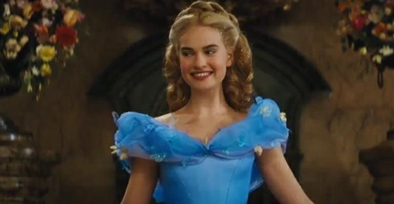 Lily James como Cinderela - Reprodução