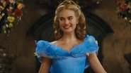 Lily James como Cinderela - Reprodução