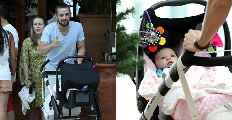 Rafael Cardoso almoça com a mulher, Mariana Bridi, e a filha, Aurora - Johnson Parraguez / Photo Rio News